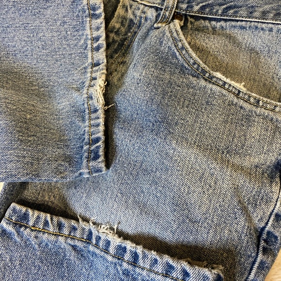 Vintage Light Wash Mid Rise Jeans - Picture 6 of 6